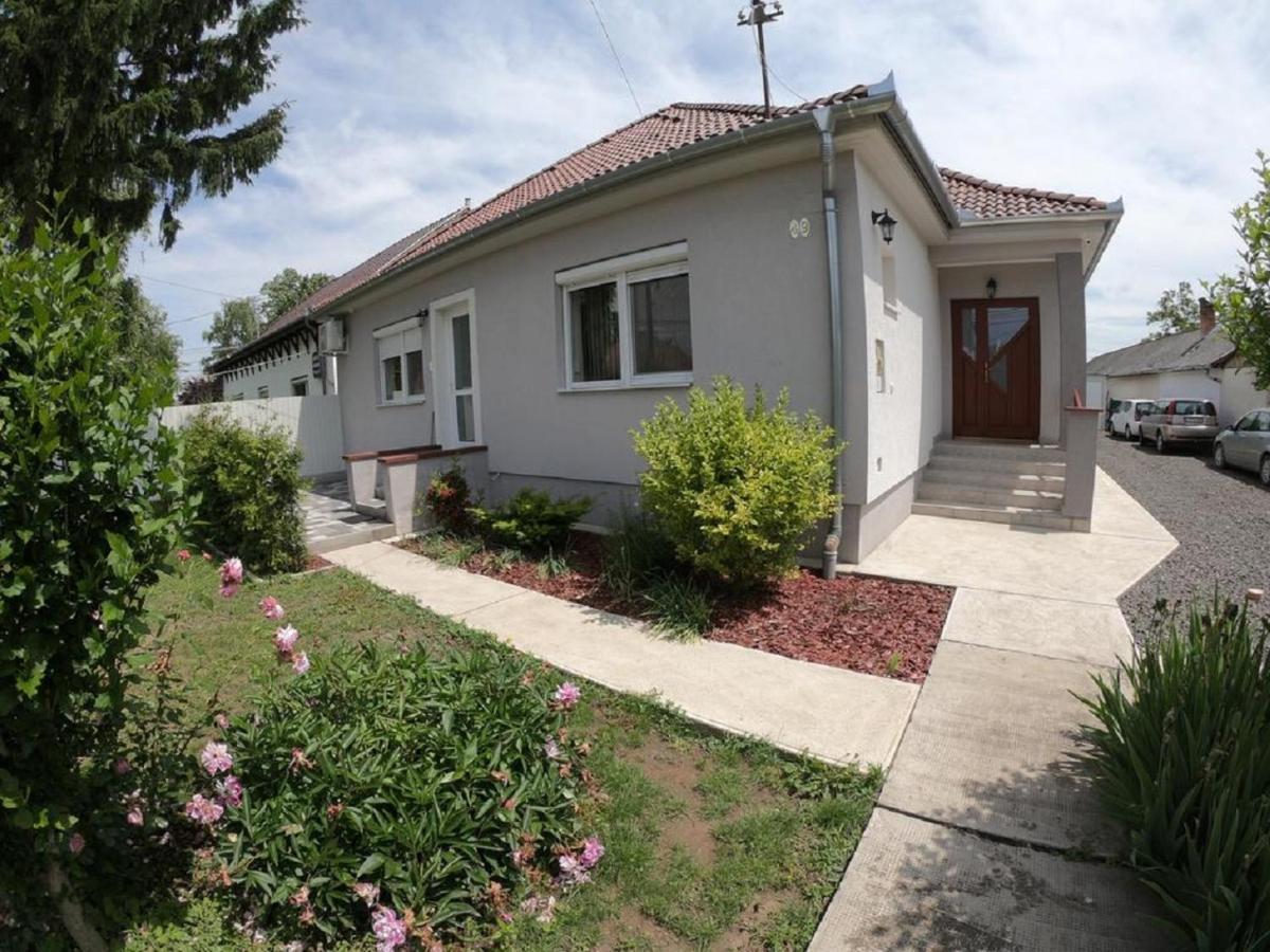 Pandora Pool Apartman Hajdúszoboszló 外观 照片
